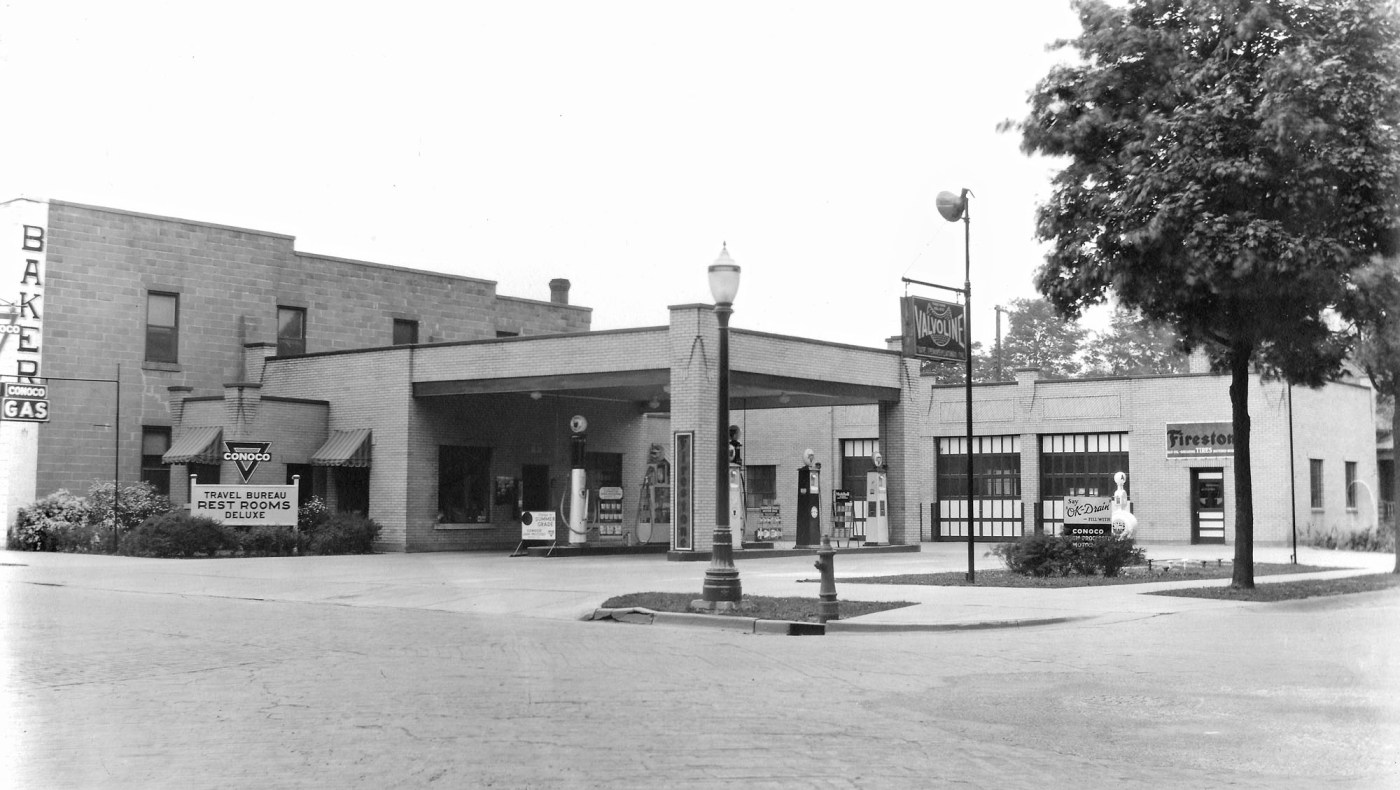 1930s service station